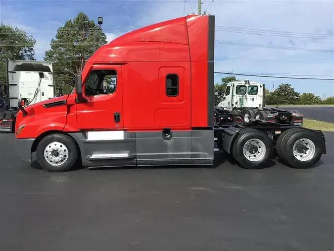 2021 FREIGHTLINER CA126