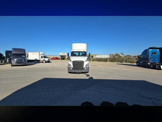2020 Freightliner Cascadia 126