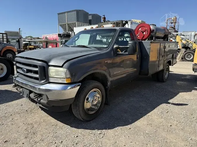 2004 FORD F550
