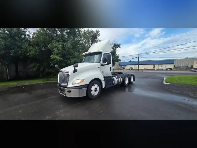 2019 NAVISTAR INTERNATIONAL LT625 DAYCAB T/A7f4002ed8dcd502e817f11a00d6bf2e5