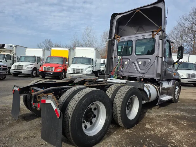 2018 FREIGHTLINER/MERCEDES CASCADIA 125