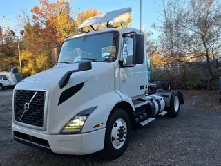 2019 VOLVO VNR42T 300