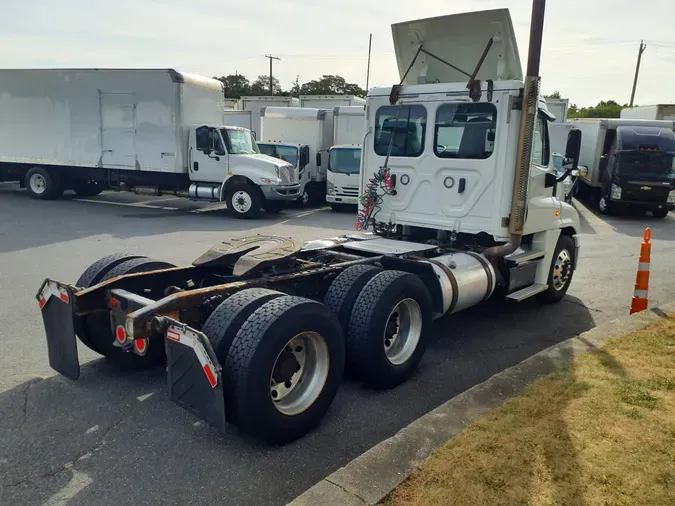 2018 FREIGHTLINER/MERCEDES CASCADIA 125