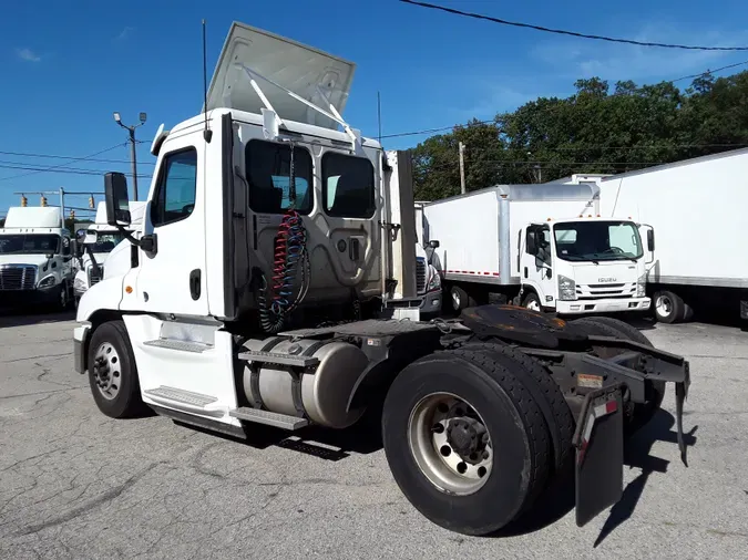 2017 FREIGHTLINER/MERCEDES CASCADIA 125