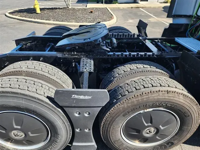 2021 INTERNATIONAL LT625