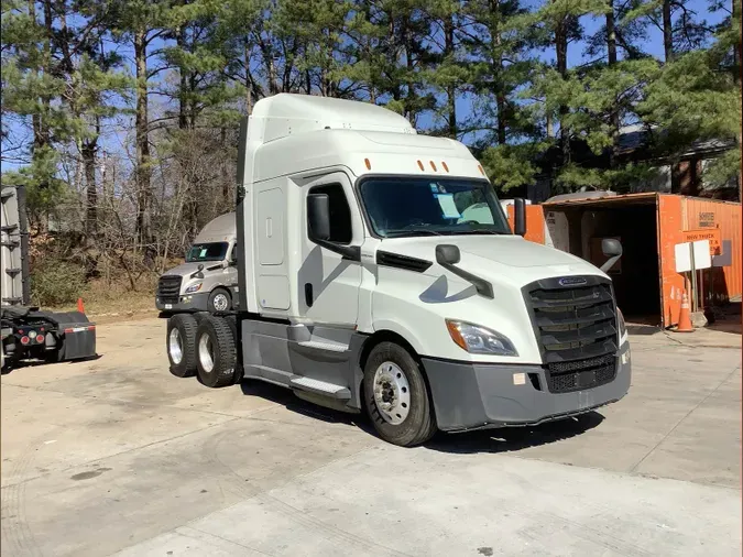 2020 Freightliner Cascadia7f4cd5f646f7b5b33367b88af113c892