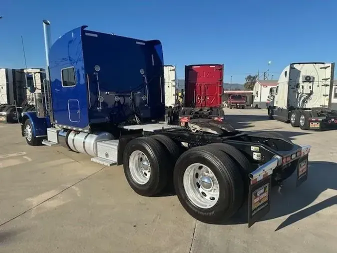 2022 Peterbilt 389