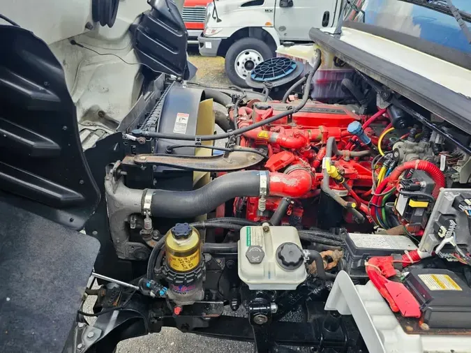 2017 FREIGHTLINER M2 106