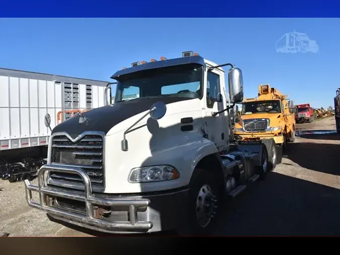 2017 MACK PINNACLE CXU6137f52fcb81e9d23379153874ef44cded1