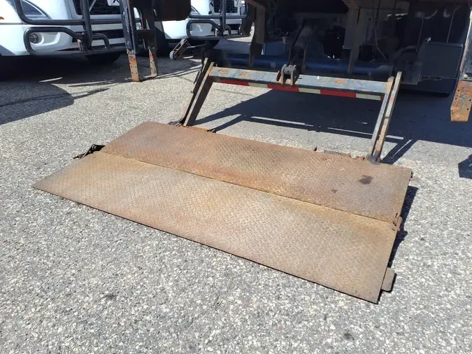 2019 FREIGHTLINER M2 106