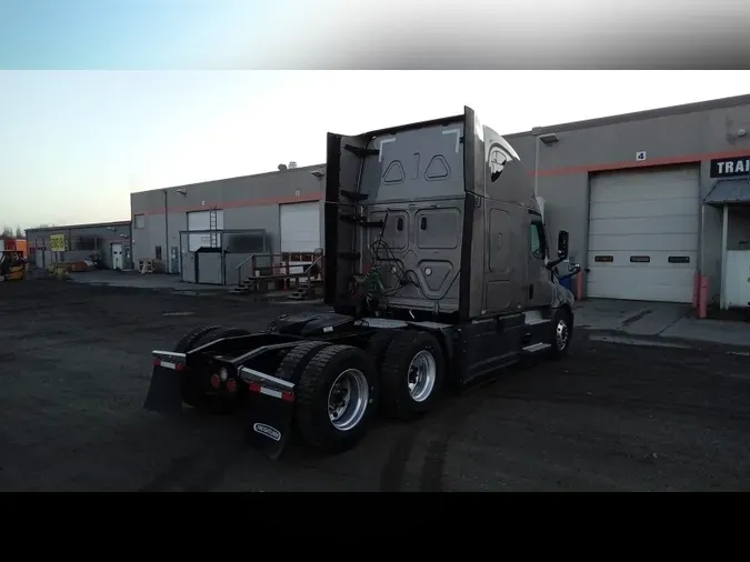 2024 Freightliner Cascadia 126