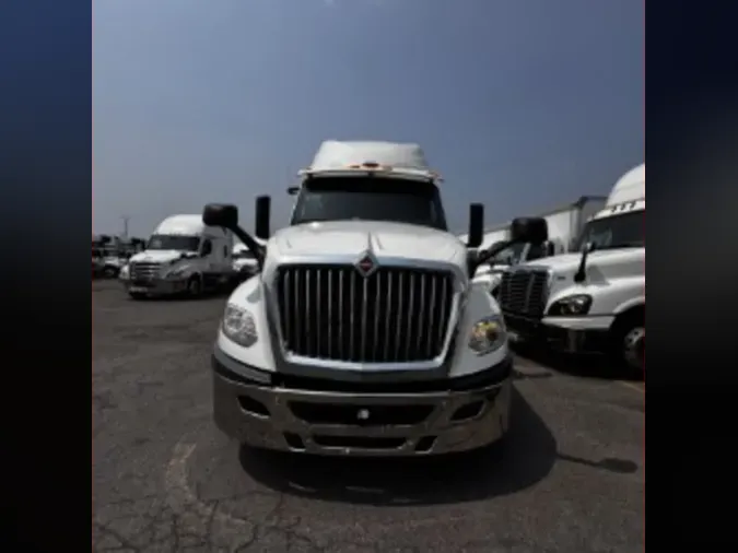 2019 NAVISTAR INTERNATIONAL LT625 SLPR CAB