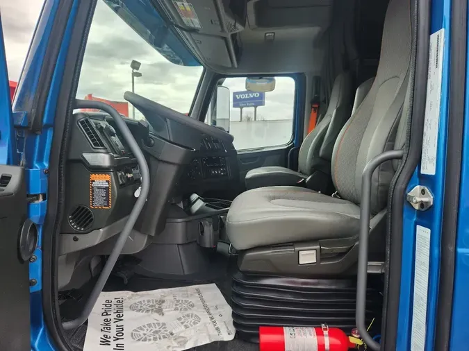2025 VOLVO VNL64T8607f566b930bc6894f10e5e92376c9da35