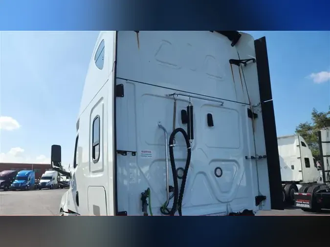 2020 FREIGHTLINER CASCADEVO1