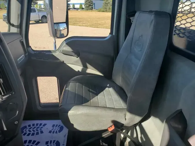 2018 MACK GU813