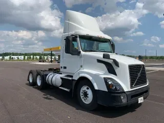 2016 VOLVO VNL64300