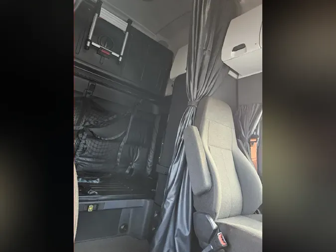 2025 FREIGHTLINER Cascadia 1267f5e6bdd64214389d3082270327f15b4