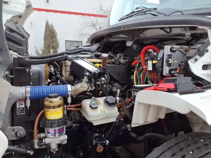 2019 FREIGHTLINER/MERCEDES M2 106