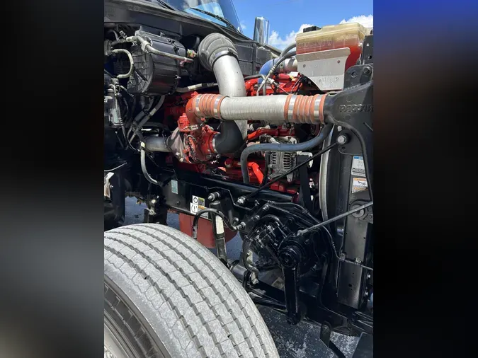 2022 Peterbilt 567