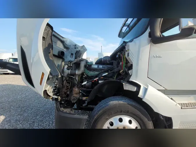 2019 Volvo VNL300