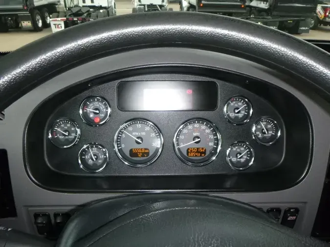 2021 Peterbilt 337