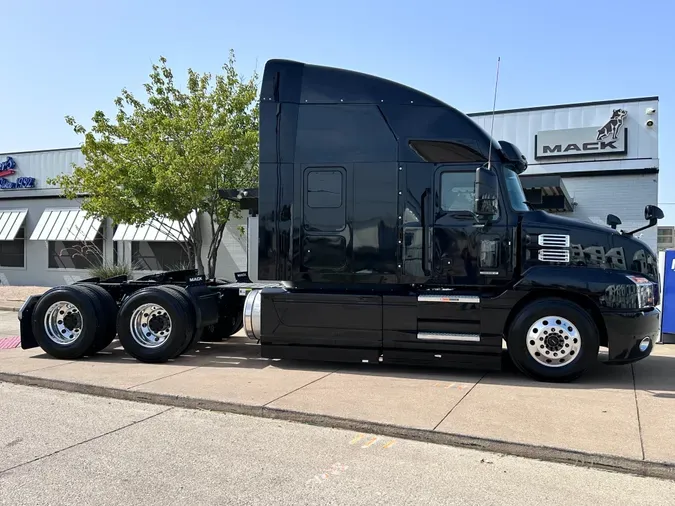 2025 MACK AN64T70