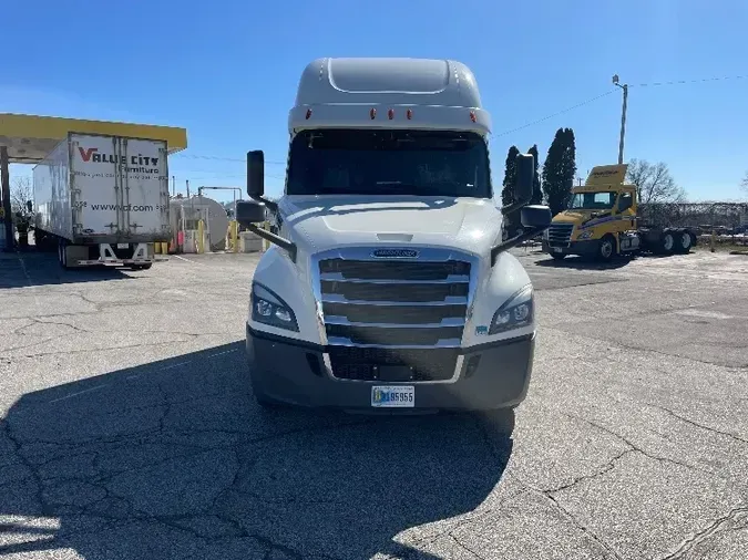 2019 Freightliner T12664ST