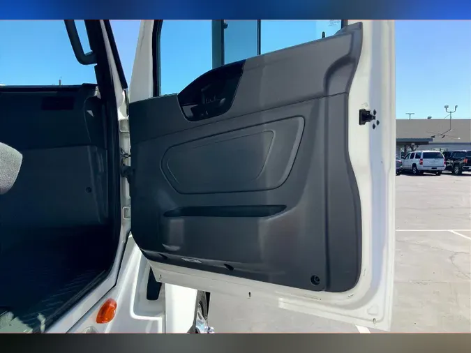 2022 INT LT625 6x4