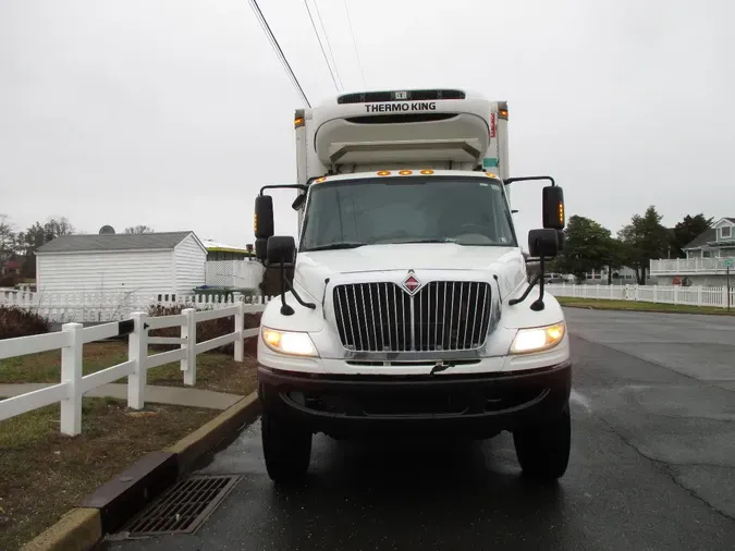 2017 INTERNATIONAL 4300