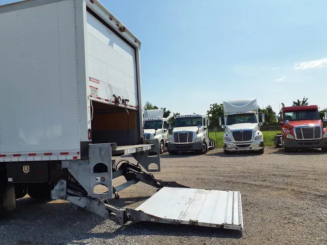 2019 FREIGHTLINER/MERCEDES M2 106