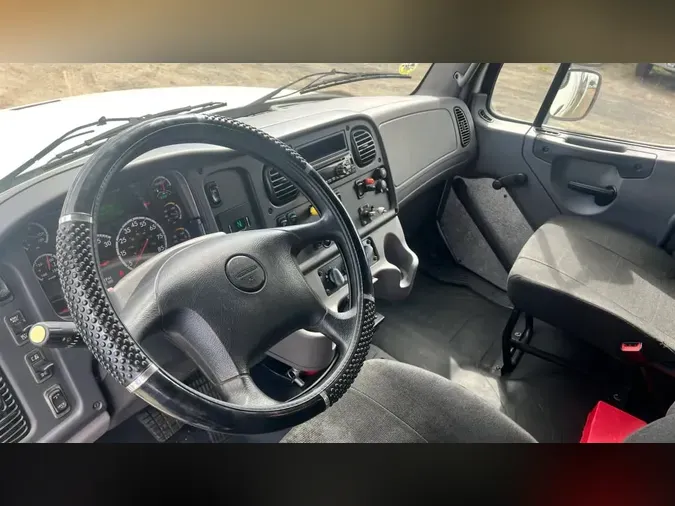 2018 FREIGHTLINER/MERCEDES M2 106