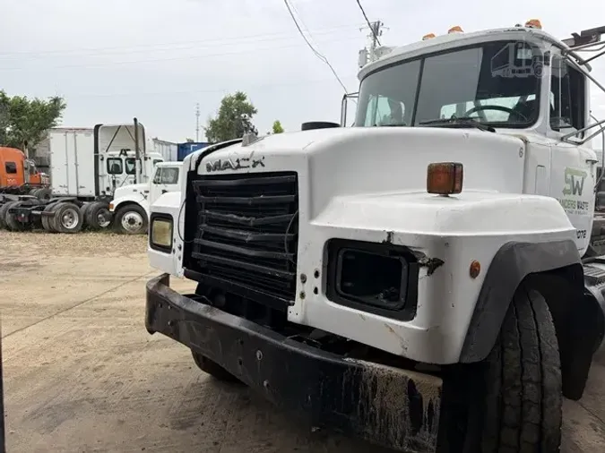 1997 MACK RD688S7f796395e3709706d76c2cf53cad02fd