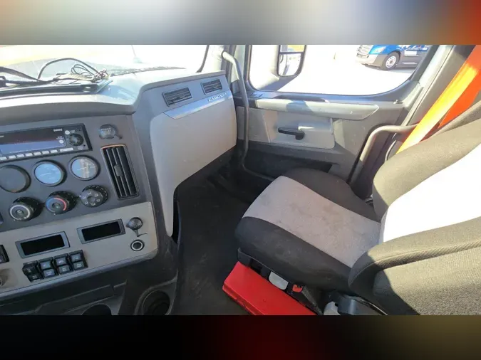 2020 Freightliner Cascadia 126
