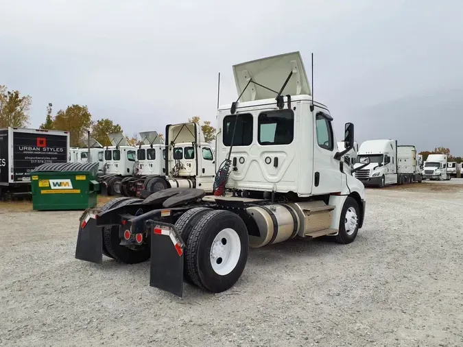 2020 FREIGHTLINER/MERCEDES NEW CASCADIA 126