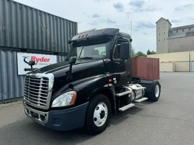 2018 FREIGHTLINER/MERCEDES CASCADIA 1257f8d6e8300172cc2803ebec56f354bc2