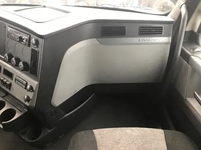 2018 Freightliner T12664ST