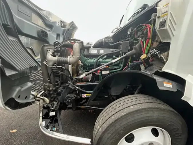 2019 VOLVO VNL64T-300