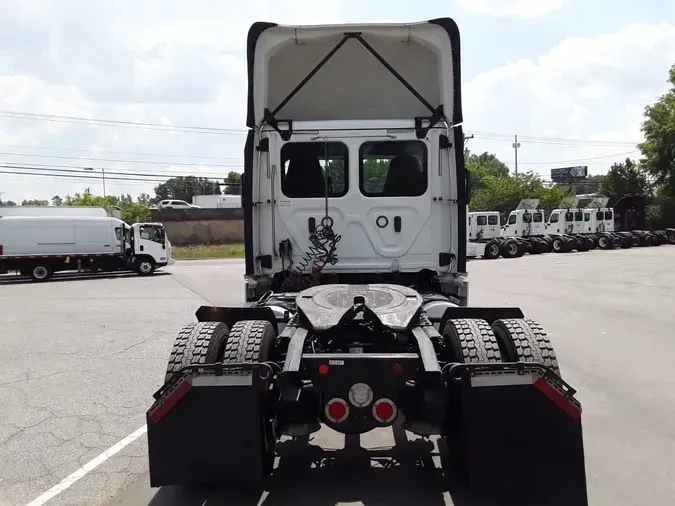 2019 FREIGHTLINER/MERCEDES CASCADIA 1137f979ada90c7b28e15e4264656f8bc74