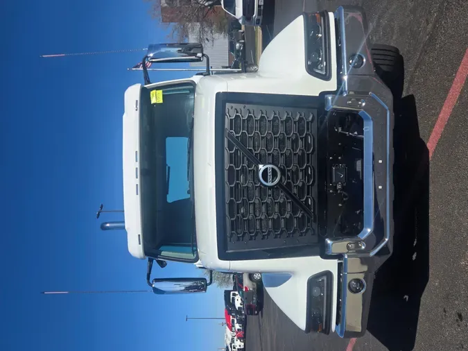 2025 VOLVO VHD64BT300