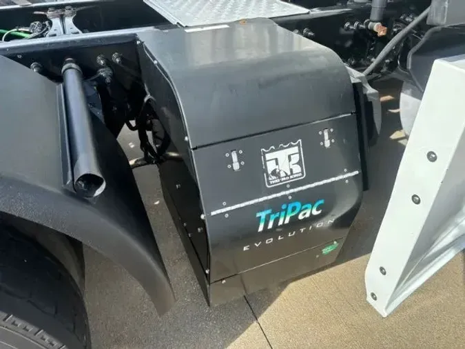 2020 Freightliner Cascadia 126