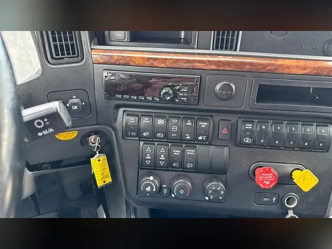2020 INTERNATIONAL LT625
