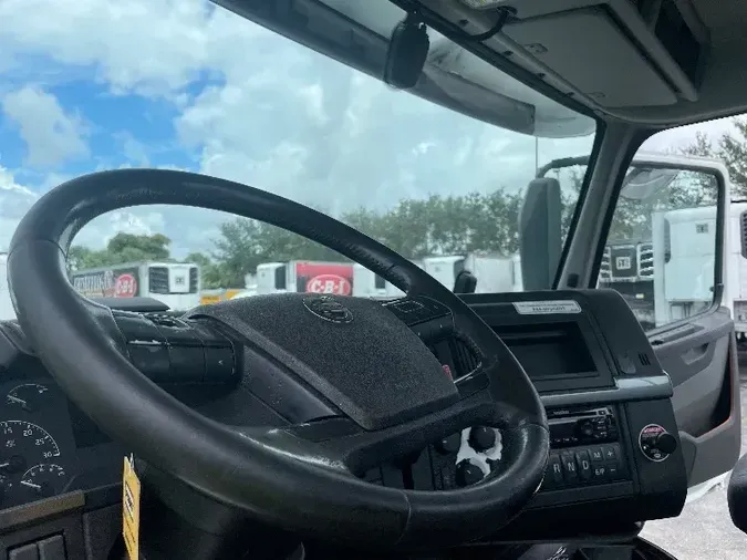 2018 Volvo VNR64300