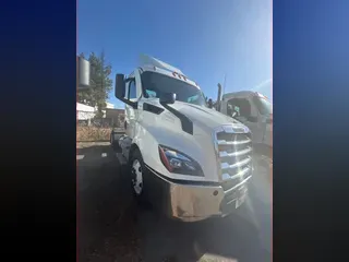 2020 FREIGHTLINER NEW CASCADIA 116