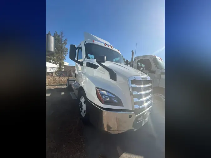 2020 FREIGHTLINER NEW CASCADIA 1167f9efa3683176bd8bd037f99a6f11e39