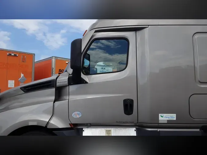 2023 Freightliner Cascadia 1267fa1c06cc396bbb36b28065764928ee5