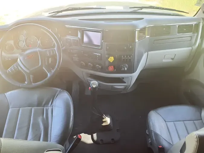2021 PETERBILT 579