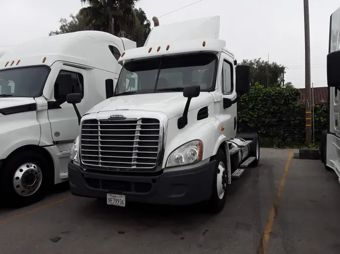 2018 FREIGHTLINER/MERCEDES CASCADIA 113