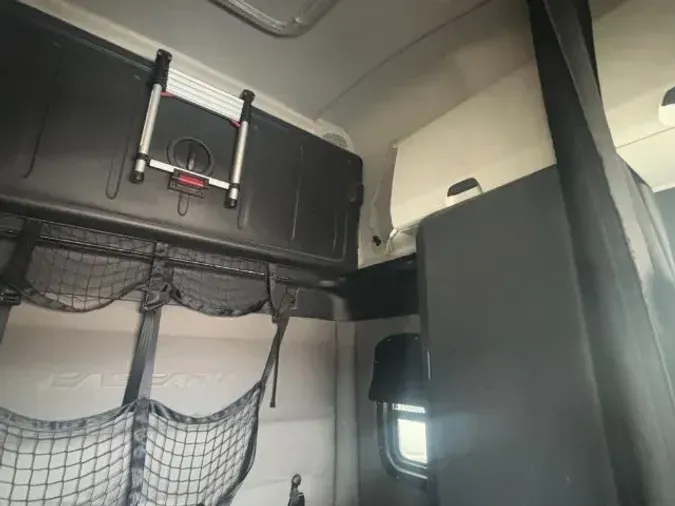 2020 Freightliner New Cascadia 126