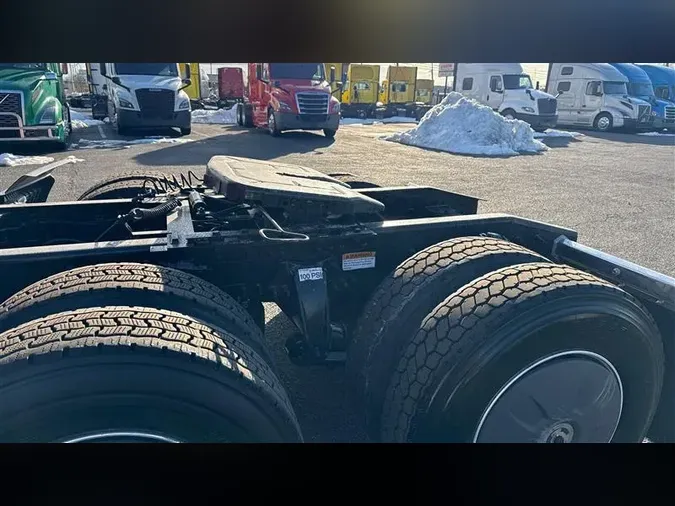 2022 FREIGHTLINER CA126