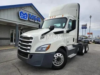 2019 FREIGHTLINER CASCADIA CA126